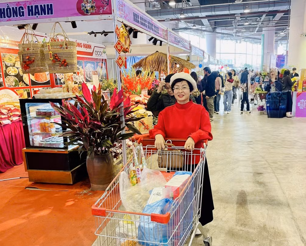 .Most visitors to the fair express satisfaction with the quality and variety of the OCOP products.