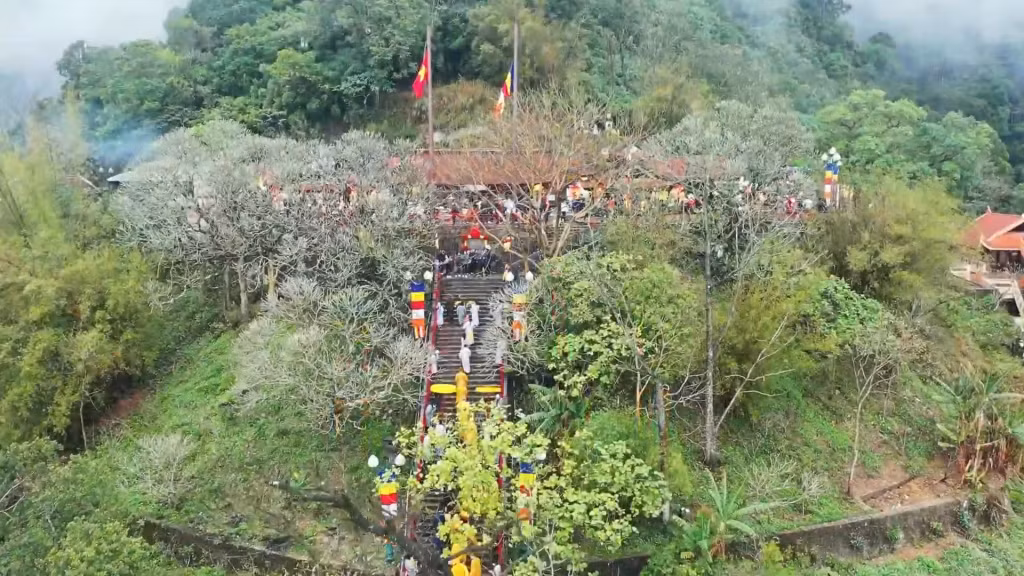 Spiritual pilgrimages in Quang Ninh during Tet ảnh 1
