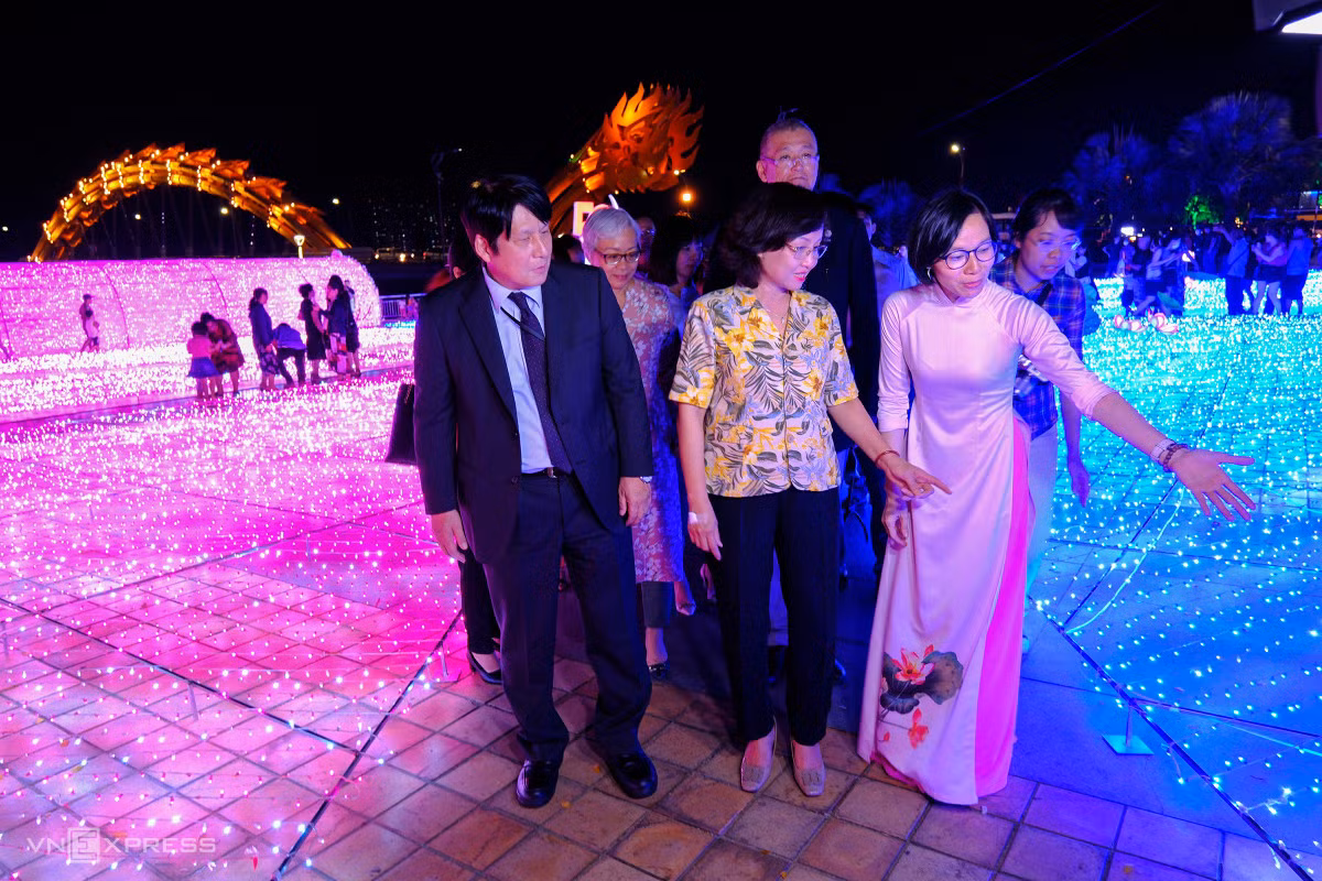 Da Nang light art show honors Japan-Vietnam friendship ảnh 3 Da Nang light art show honors Japan-Vietnam friendship