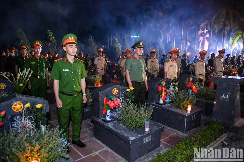 Vigils are also held concurrently at martyr cemeteries in 63 provinces and centrally-governed cities throughout the country.
