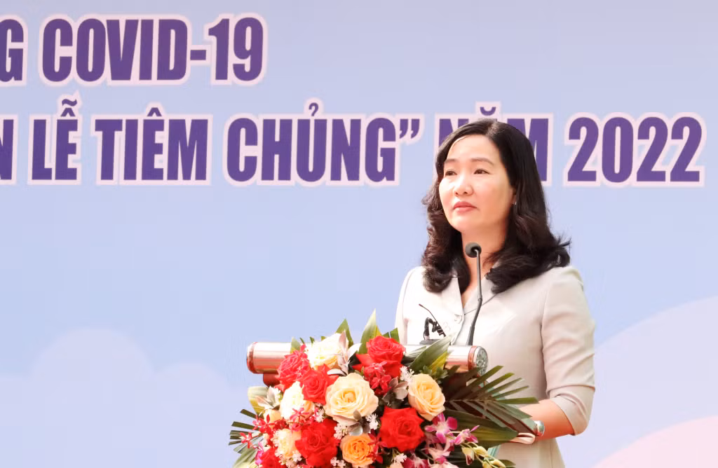 Đồng chí Nguyễn Thị Hạnh, Phó Chủ tịch UBND tỉnh, phát biểu tại buổi lễ.