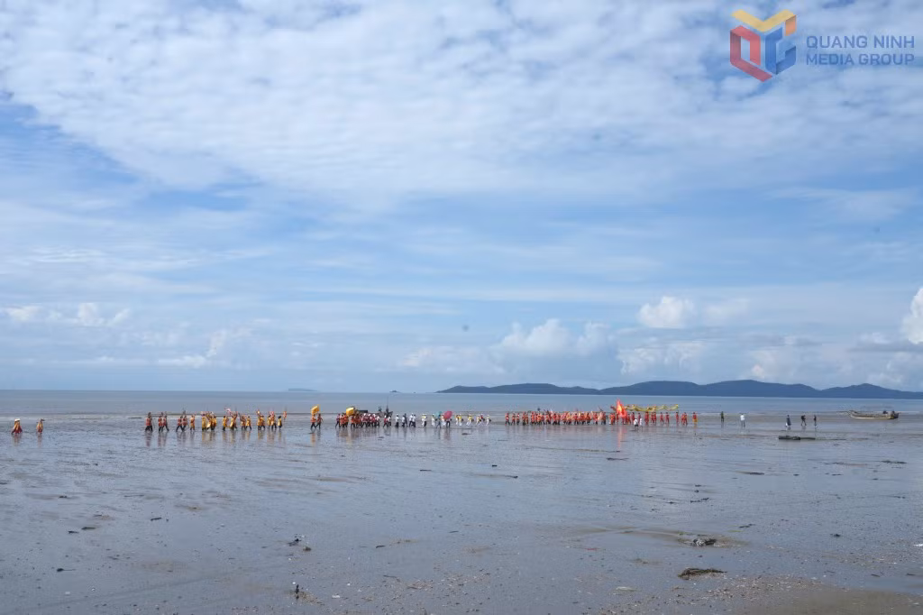 The sea procession