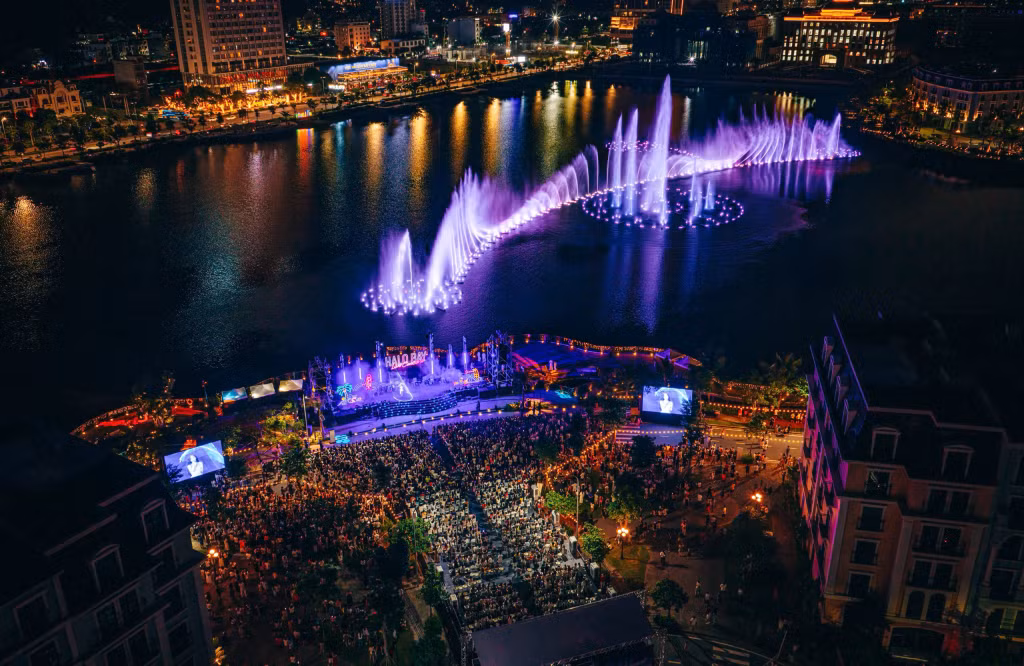 Halo Bay Live Concert energises the Ha Long Bay heritage waterfront ảnh 2 Halo Bay Live Concert energises the Ha Long Bay heritage waterfront ảnh 2