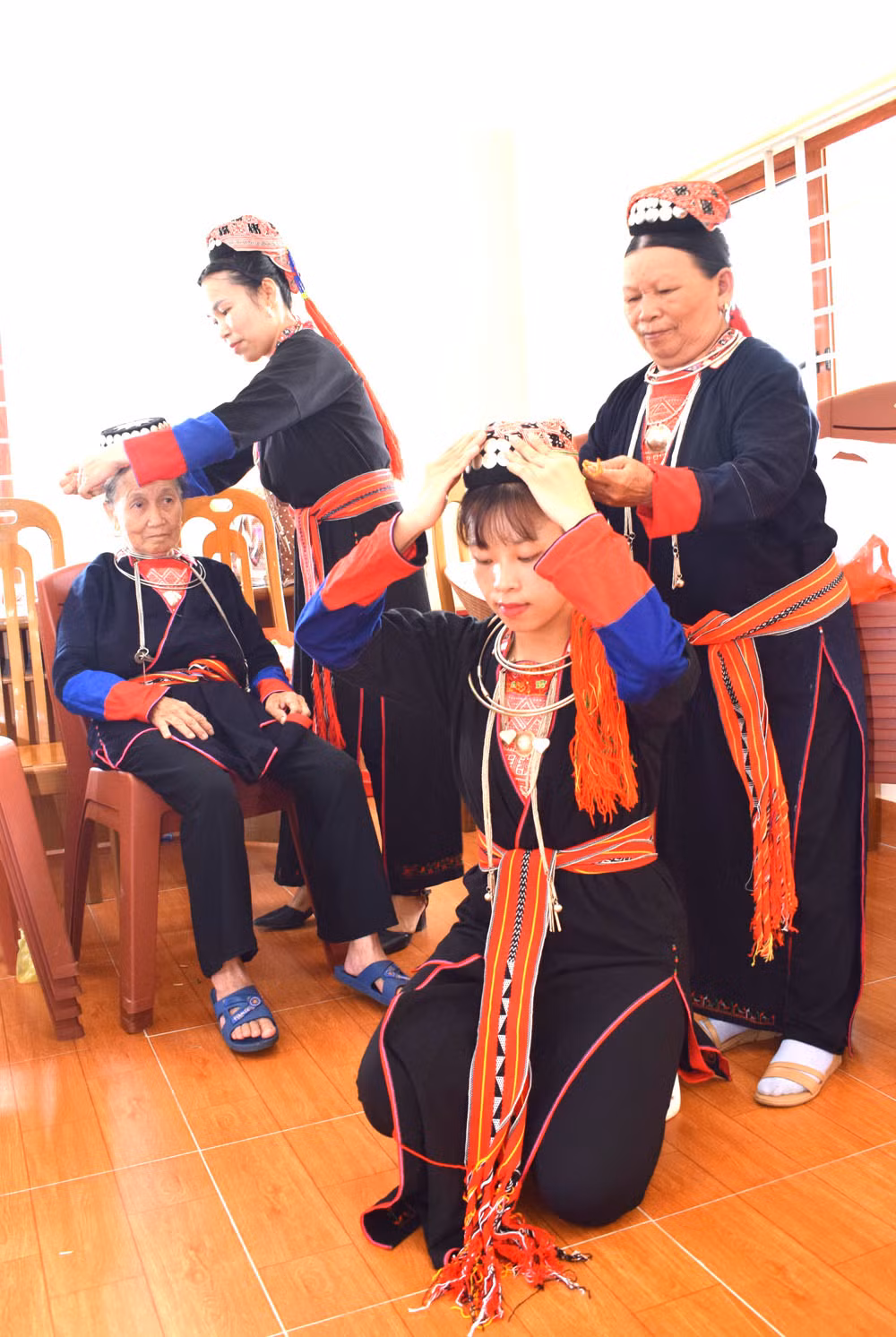 Đây cũng là nơi để các thế hệ già trẻ hòa hợp và quan tâm lẫn nhau