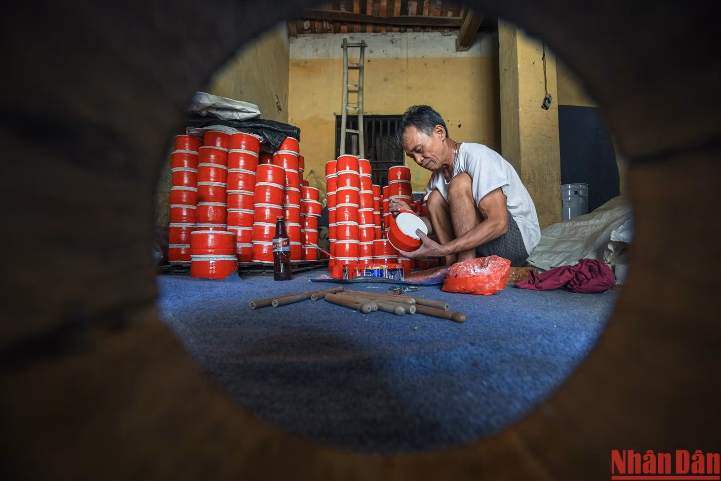 Hundreds of drums are waiting to be delivered to wholesale markets across cities and provinces.