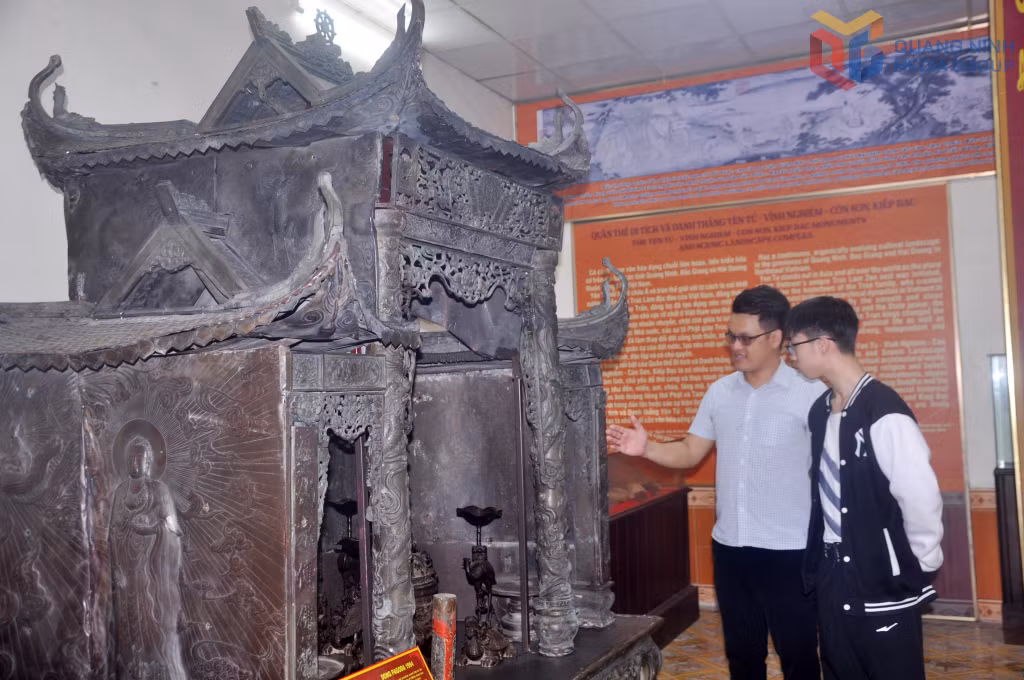 The Dong Pagoda was reconstructed in 1993 in a relatively intact state.
