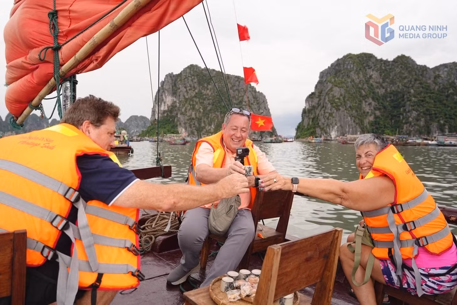 031026halong2.jpg