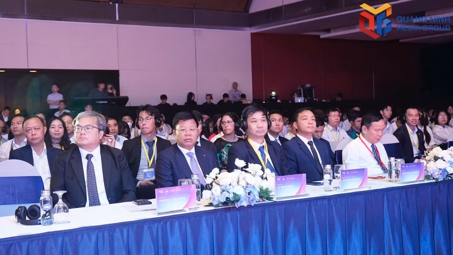 041026qn4.jpg