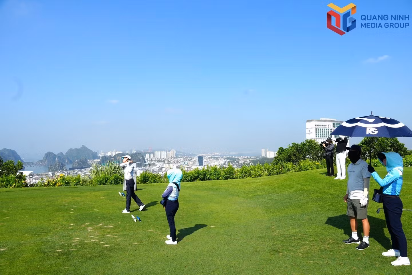 221026golf.jpg
