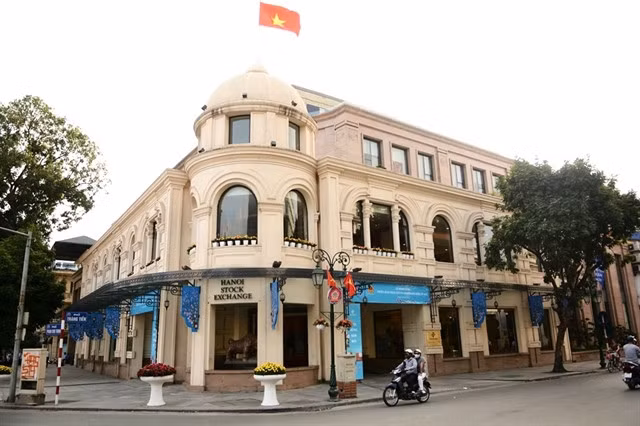 Headquarters of the Hanoi Stock Exchange (HNX) in Hà Nội downtown. HNX has played an important role in raising capital for domestic businesses in nearly 20 years. — Photo hnx.vn