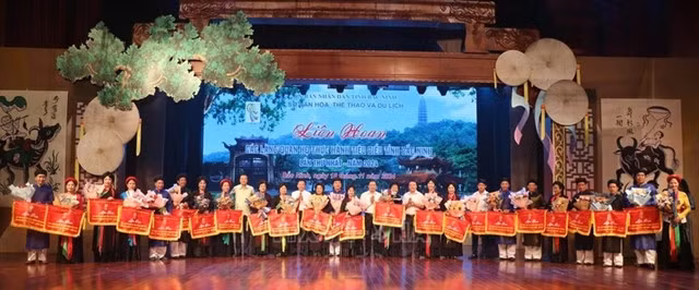 At the first-ever Quan họ village festival. — VNA/VNS Photo