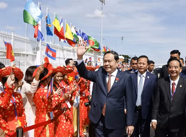 National Assembly Chairman Trần Thanh Mẫn and a high-ranking delegation of the Vietnamese Party and State left Cambodia for Hà Nội on Sunday afternoon, wrapping up the trip. VNA/VNS Photo Doãn Tấn