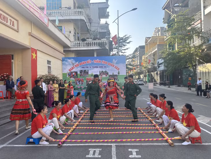 Joyful activities are held at Hong Hai ward, Ha Long city