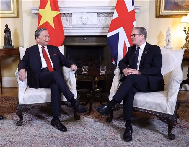 Party General Secretary Tô Lâm in a private meeting with UK Prime Minister Keir Starmer.