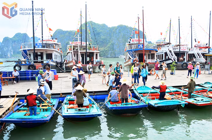 Tourism products that showcase the cultural heritage of fishing communities within Ha Long Bay’s scenic heritage landscape continue to attract visitors.