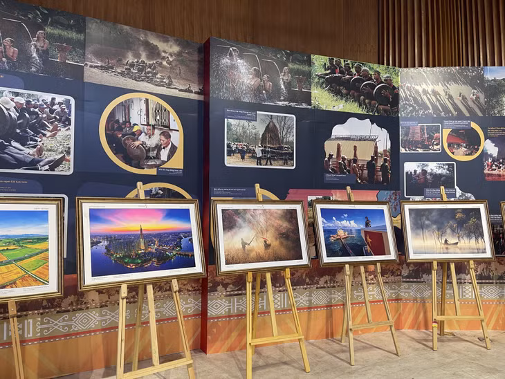 “Happy Vietnam 2026” Exhibition opens in Quang Ninh ảnh 2 “Happy Vietnam 2026” Exhibition opens in Quang Ninh ảnh 2