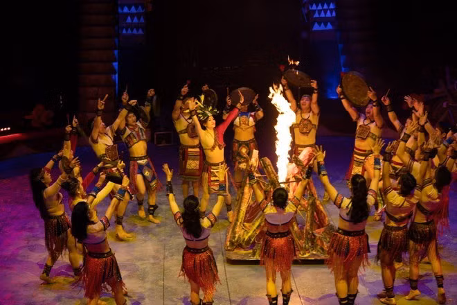 A gong performance featured in the play (Photo: anninhthudo.vn)