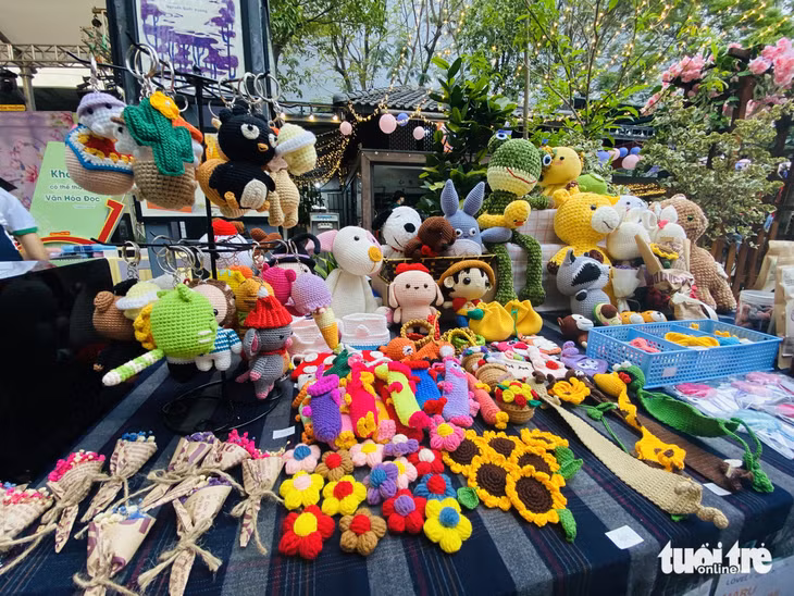 The products of 'Cham Vao Xanh’s are made by the disabled.