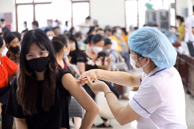 A mass COVID-19 vaccination booster campaign held in the northern city of Lạng Sơn in September 2022. — VNA/VNS Photo Anh Tuấn