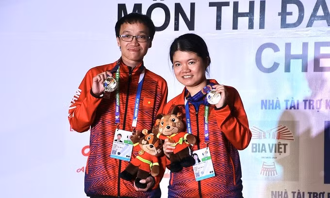 Couple win gold medals just minutes apart at SEA Games