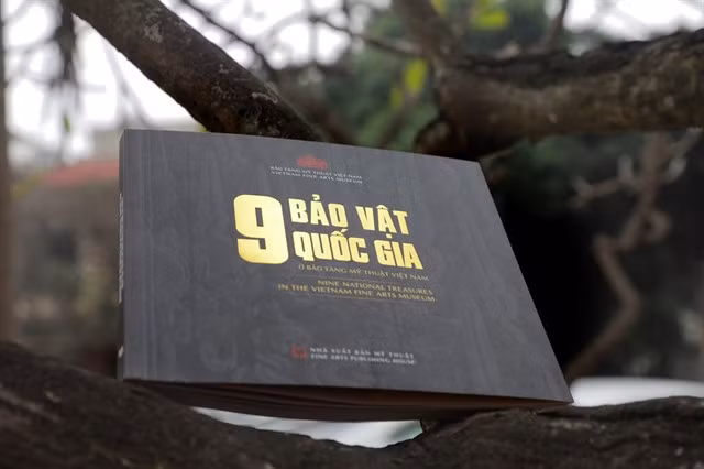 9 Bảo vật quốc gia ở Bảo tàng Mỹ thuật Việt Nam (9 National Treasures in the Vietnam Fine Arts Museum) introduces nine national treasures that are now preserved in the Vietnam Fine Arts Museum. Photo courtesy of the museum