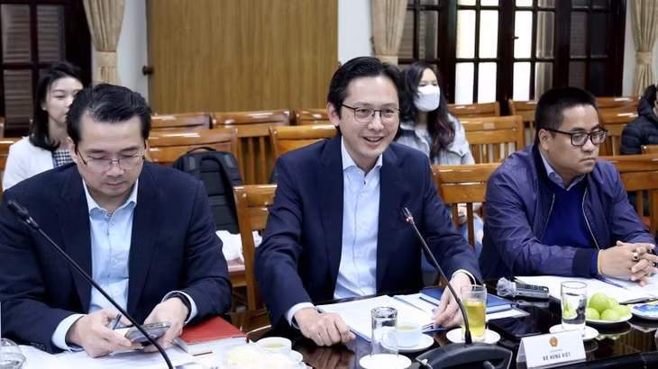 Deputy Foreign Minister Do Hung Viet speaks at the meeting. (Photo: NDO)