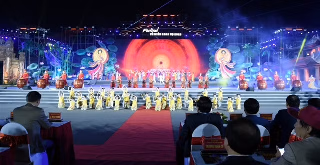 Nearly 1,000 artists and actors from theatres and art troupes in Bắc Ninh and from across the country have participated in the opening ceremony of the 'quan họ' festival 2023.