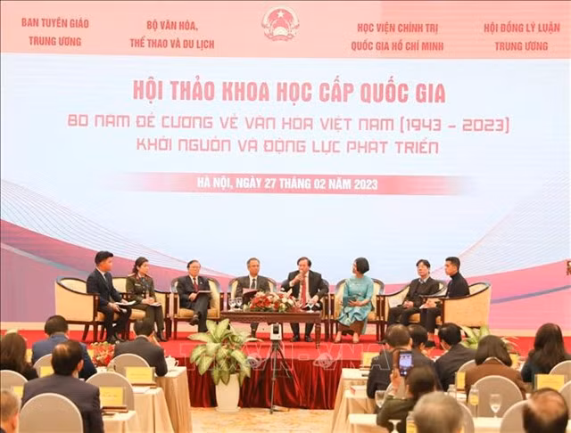 A round table discussion at the conference. — VNA/VNS Photo Thanh Tùng
