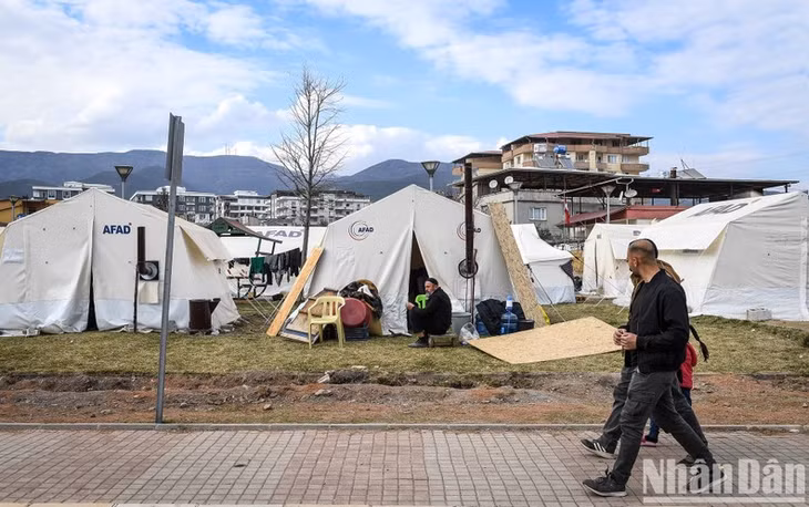 The Disaster and Emergency Management Presidency of Turkey (AFAD) has provided thousands of tents for displaced people. Photo taken in the town of Nurdagi, Gaziantep Province (Turkey).