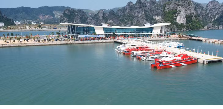 Ao Tien Van Don high-class harbour