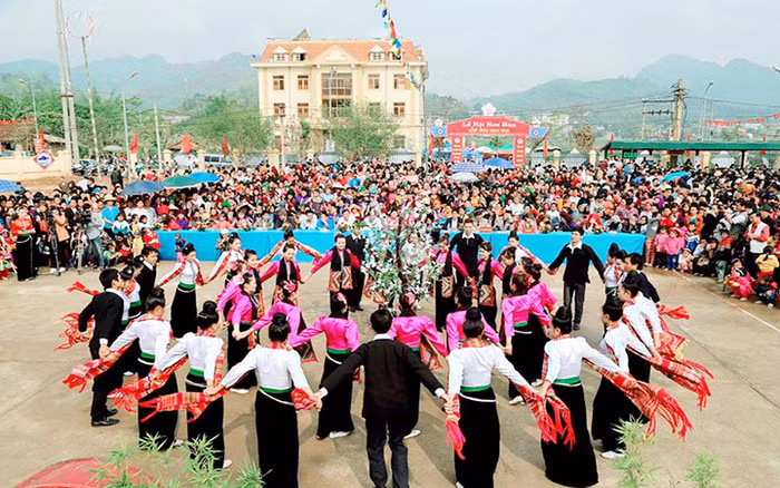 Xoe Thai performance at a festival in Son La province. (Photo: baodantoc.vn)