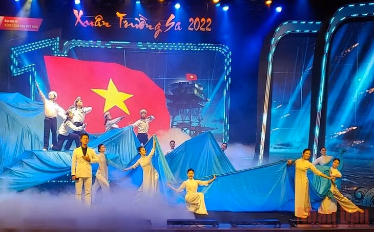 Art programme honours naval soldiers ảnh 1 Art programme honours naval soldiers ảnh 1