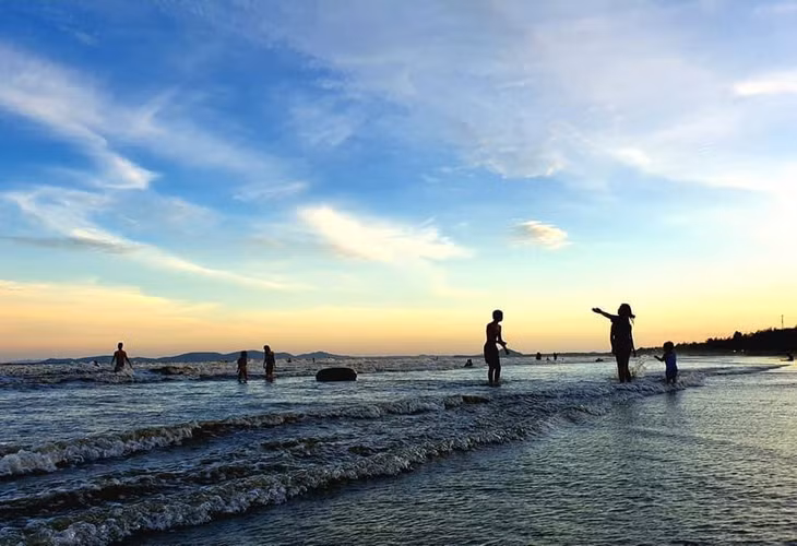 Tra Co beach