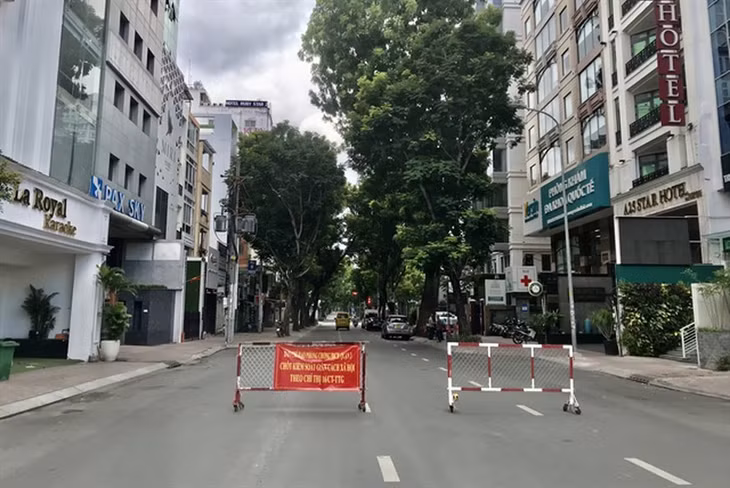 HCMC tightens restrictions amid COVID-19 infection spike ảnh 1 HCMC tightens restrictions amid COVID-19 infection spike ảnh 1