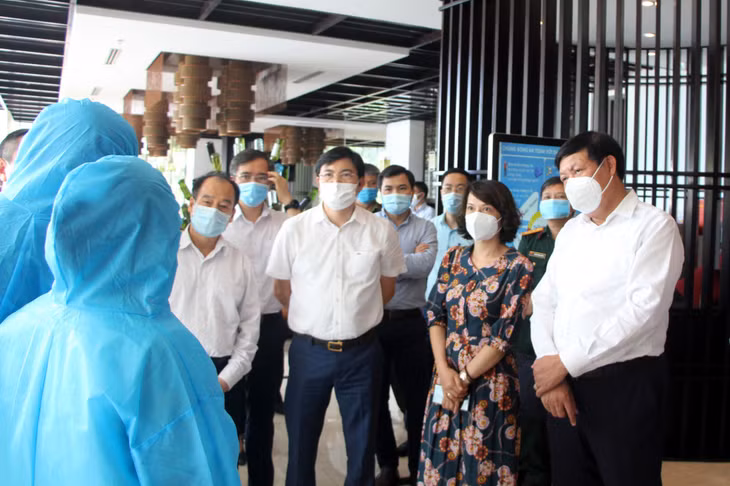 The delegation visited Novotel Hotel, one quarantine facility in Ha Long city.