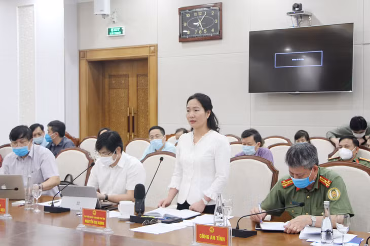 Vice Chairwoman of the provincial People’s Committe Nguyen Thi Hanh chaired the meeting with the delegation.