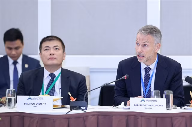 Scott Beaumont, President of Google Asia-Pacific, speaks at the forum. — Photo baochinhphu.vn