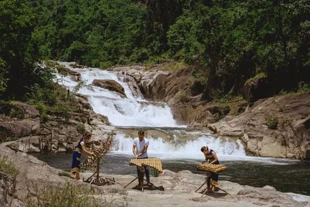 Tourism sector likely to achieve yearly goal of 18 million foreign visitors hinh anh 2