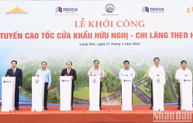 Prime Minister Pham Minh Chinh at the ceremony to kick-start the construction of the Huu Nghi-Chi Lang Expressway. (Photo: NDO)
