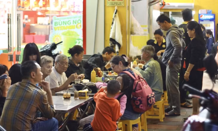 Spicy fish noodle soup sells 1,000 bowls daily