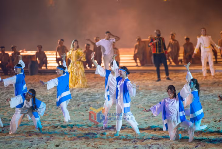 Quang Ninh has long become a land of convergence and interference of many traditional Asian and European cultural beauties.