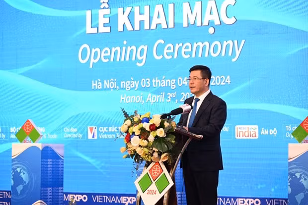 Vietnam Expo 2024 underway in Hanoi hinh anh 1