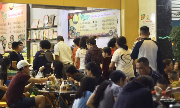 Spicy fish noodle soup sells 1,000 bowls daily