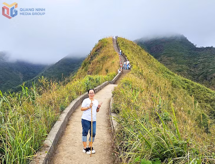 With the launch of the “Two Countries - One Destination” itinerary, visitors can explore the majestic natural landscapes of Hoanh Mo while experiencing cross-border culture.