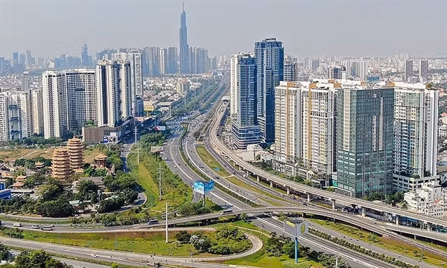Apartments building in HCM City. 2025 is predicted to be a crucial foundation year for the real estate sector in HCM City. — Photo baoxaydung.com.vn