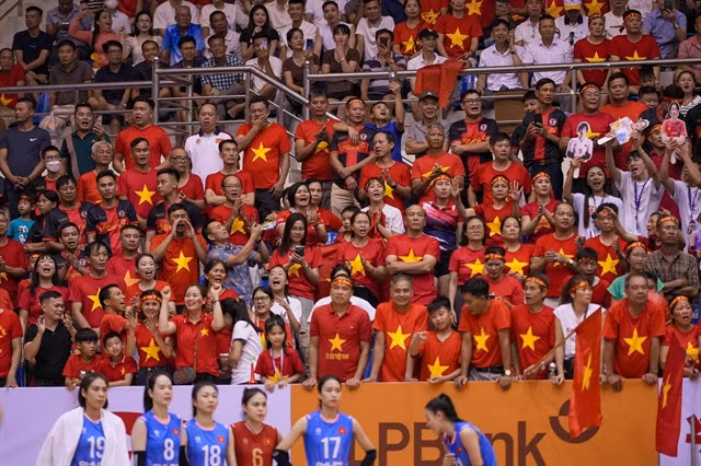 More than 3,000 supporters watched the Vietnamese team in the SEA V.League. -- Photo courtesy of AVC