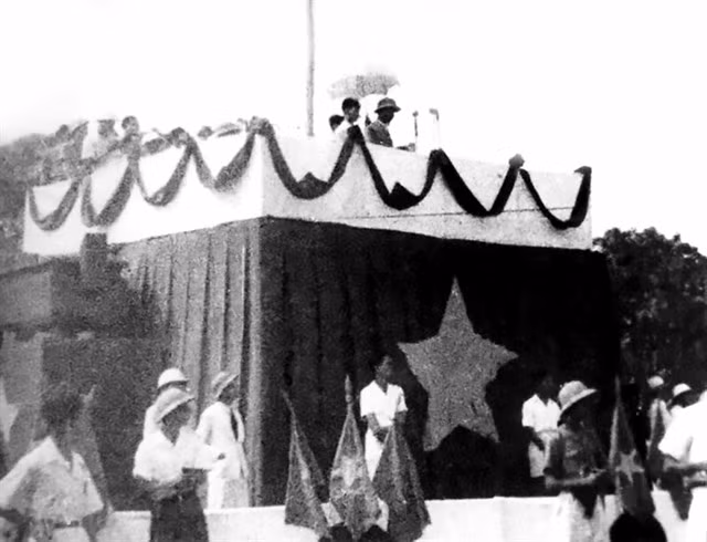 President Hồ Chí Minh proclaimed the Declaration of Independence, founding the Democratic Republic of Việt Nam on September 2, 1945, at historic Ba Đình Square. — VNA/VNS Photo