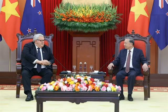Party General Secretary Tô Lâm meets with New Zealand House Speaker Gerry Brownlee in Hà Nội on Thursday. — VNA/VNS Photo Thống Nhất