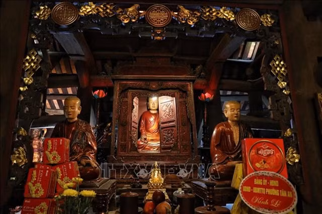 Vĩnh Nghiêm Pagoda houses a collection of statues of the Three Founders of Trúc Lâm, carved from ‘mít’ (jackfruit tree) wood in the 19th century, which has been recognised as a National Heritage. — VNA/VNS Photo Danh Lam