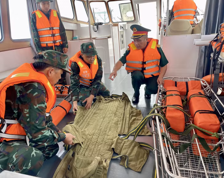Inspection of rescue and emergency equipment on board is conducted rigorously on a daily basis.